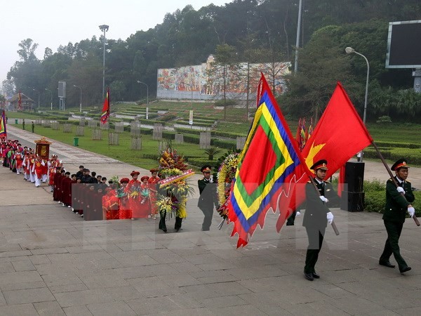 Ouverture de la fête du temple des rois Hung - ảnh 1